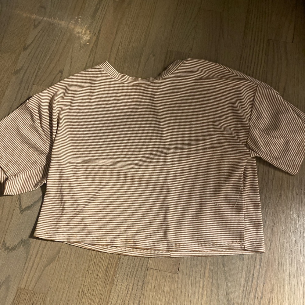 crop t shirt